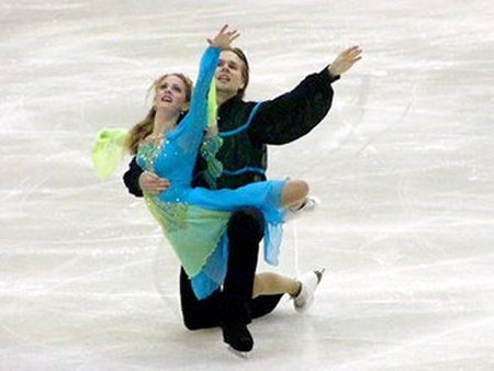 Jessica Huot & Juha Valkama 2003 NHK Trophy.jpg