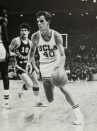 <span class="mw-page-title-main">John Vallely</span> American former professional basketball player
