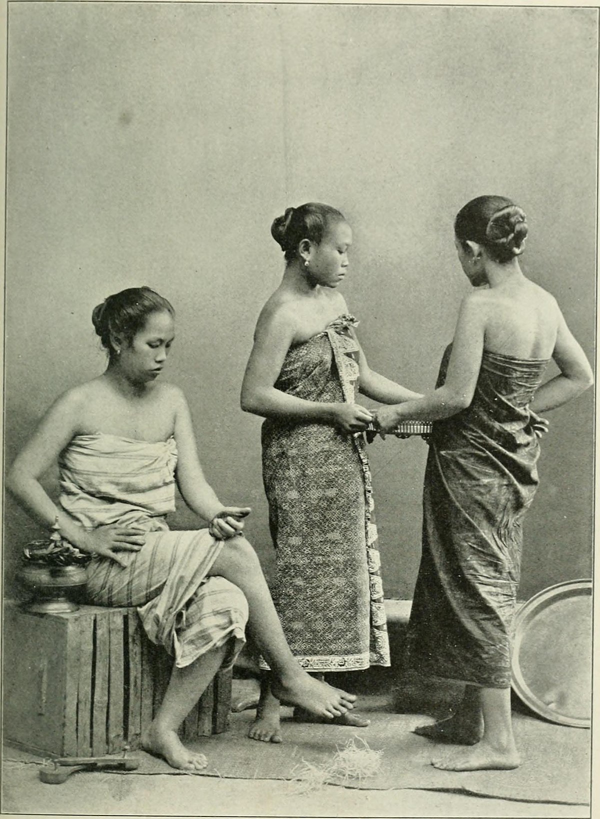 sarong dress men