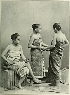Sarong Traditional garment of the Malay Archipelago and the Pacific Islands