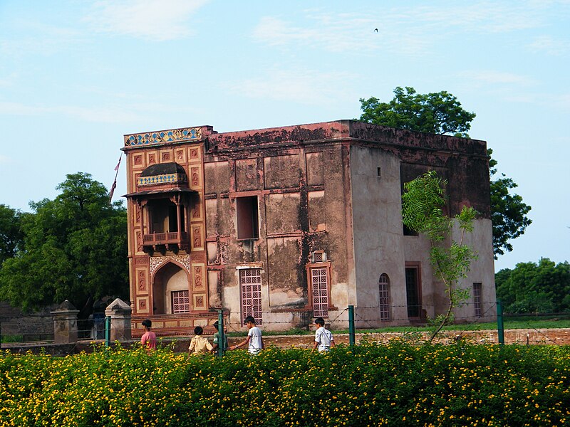 File:Kanch Mahal, Sikandara, Agra.JPG
