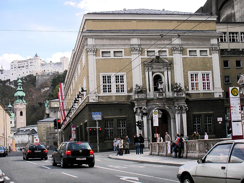 File:Karajanplatz Salzburg.jpg