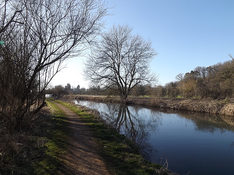 File:Kennet ^ Avon Canal - geograph.org.uk - 4385980.jpg