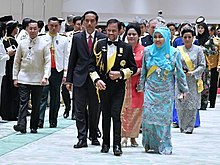 Sultan Hassanal Bolkiah with Indonesian President Joko Widodo, 6 October 2017 Keroncong Kemayoran di Perayaan 50 Tahun Sultan Hassanal Bolkiah Bertakhta (2c).jpg