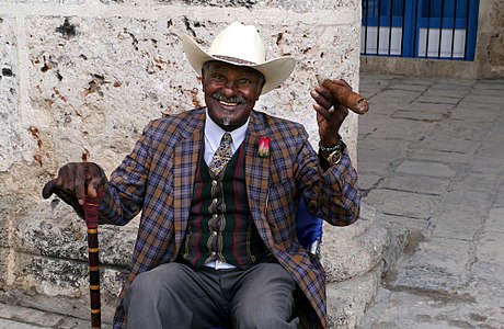 Kubanischer Ziigarrenraucher in Havanna.jpg