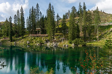 Lake Carezza, W