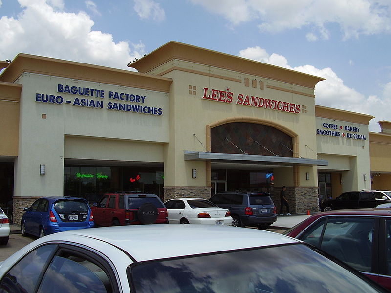 File:LeesSandwichesBellaireHouston.JPG