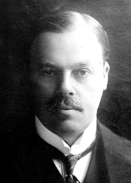 File:Lord Rothermere (cropped).jpg