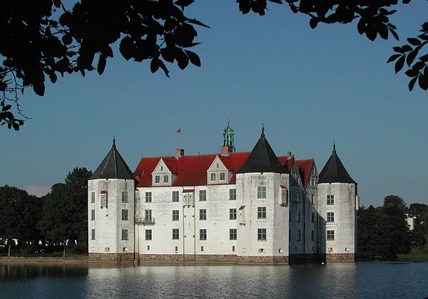 Prince Christian's childhood home, Glücksburg Castle in Schleswig-Holstein, seat of the eponymous ducal branches of the House of Oldenburg (2005).