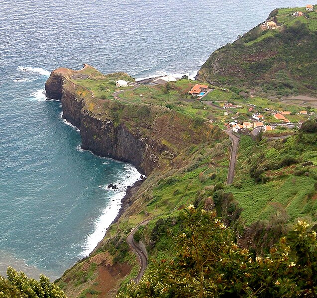 File:Madeira nordostküste 5-07.jpg