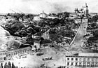 19. yüzyılın ortalarında Khreshchatytskaya Meydanı'nın görünümü.  Solda, Yaroslav şehrinin sur kalıntıları