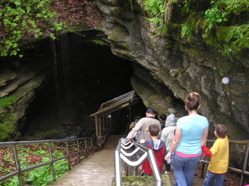 File:Mammoth cave.JPG