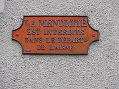 Plaque La mendicité est interdite dans le département de l'Aisne.