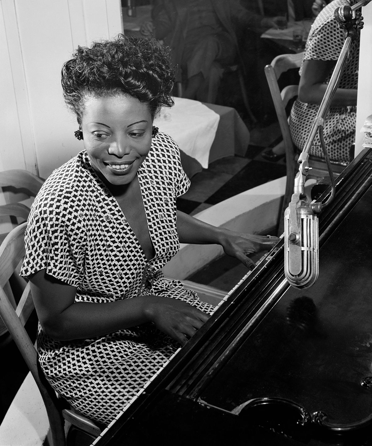 Mary Lou Williams - Miss D.D.: listen with lyrics