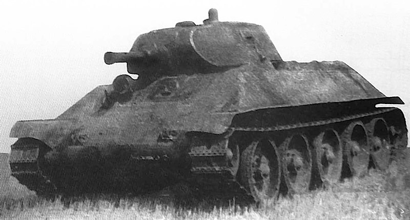 https://upload.wikimedia.org/wikipedia/commons/thumb/9/95/Medium_tank_A-32.jpg/800px-Medium_tank_A-32.jpg