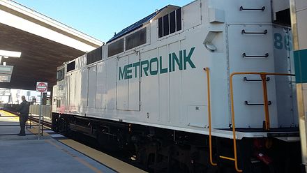 Un train Metrolink à la gare d'Anaheim.