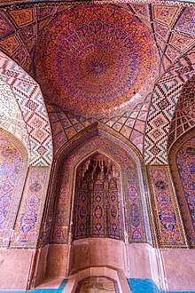 پرونده:Mezquita_de_Nasirolmolk,_Shiraz,_Irán,_2016-09-24,_DD_63-65_HDR.jpg