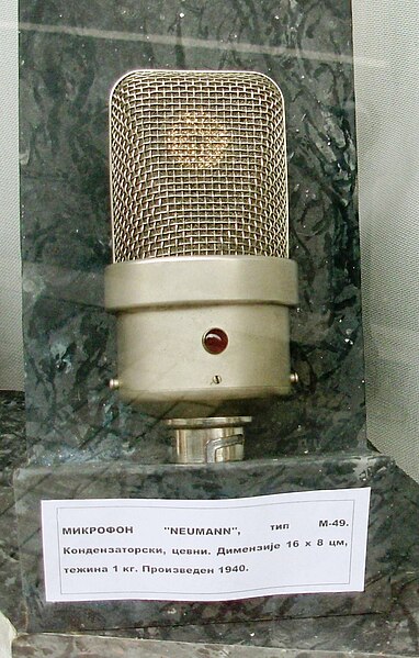 File:Microphone Neumann M-49 (1940).jpg