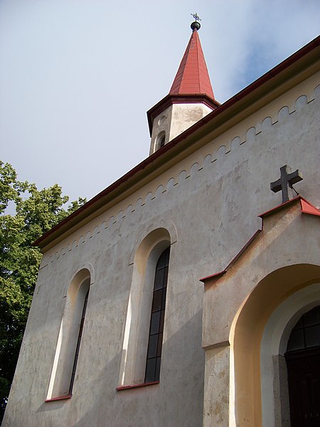 File:Milín, kostel svatého Václava (01).jpg
