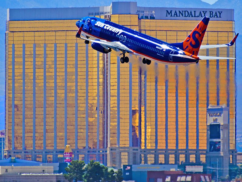 File:N805SY Sun Country Airlines 2001 Boeing 737-8Q8 C-N 30032 (7246892524).jpg