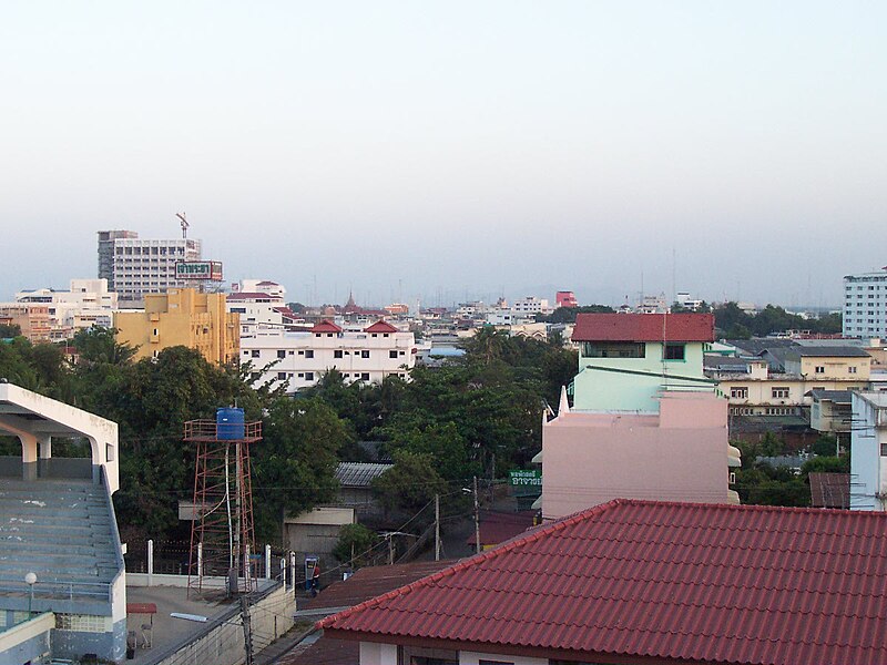 File:Nakhonsawan town 1.jpg