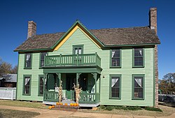 Nash Farm House Grapevine Wiki (1 of 1).jpg