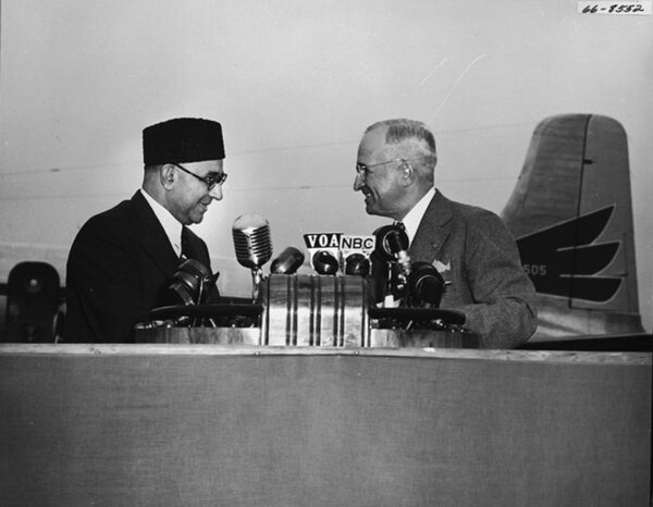 Prime Minister Liaquat Ali Khan meeting President Harry Truman.