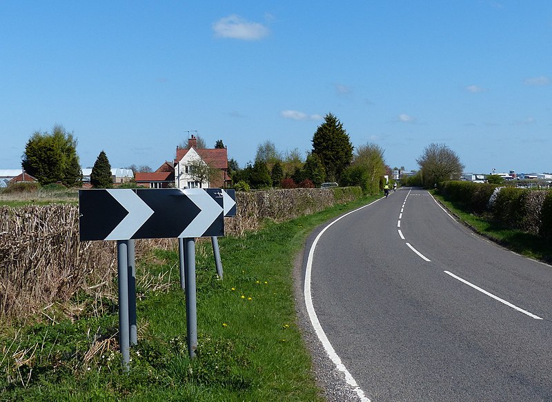 File:North along Stoneleigh Road towards Baginton - geograph.org.uk - 4436394.jpg