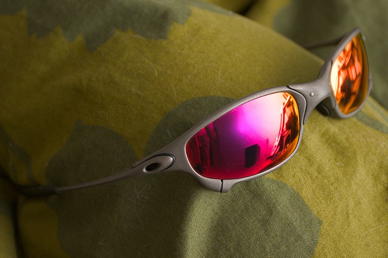  Oakley Juliet