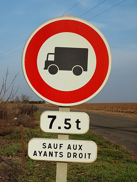 File:Obsonville-FR-77-panneau routier-03.jpg