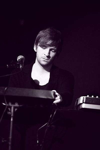 Icelandic musician Ólafur Arnalds composed the music and sounds for Broadchurch series one.