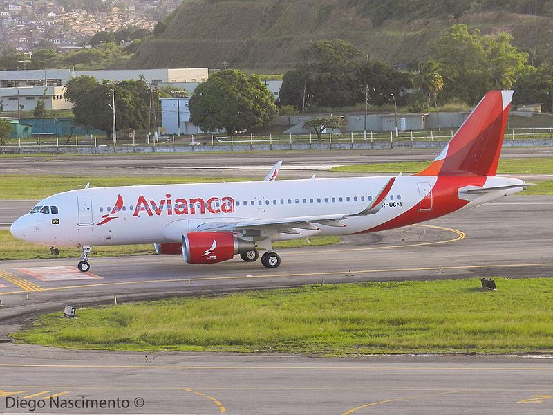 File:PR-OCM Avianca Brasil Airbus A320-200 - cn 6561 (18097723368).jpg