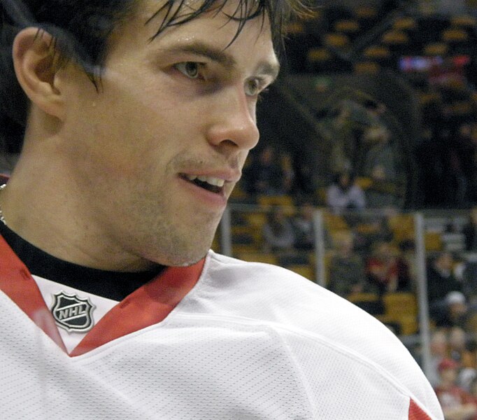 File:Pavel Datsyuk 2008.jpg