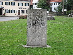 Penzing (Bayern): Gedenkstein zur 1250-Jahr-Feier 1990