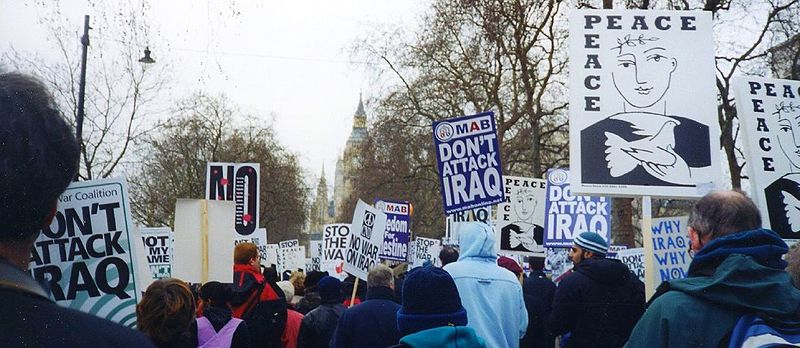 File:Placards for peace marching to Westminster (30873158).jpg