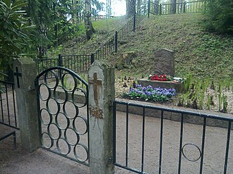 A mass grave for Red soldiers and civilians in North Haaga, Helsinki Pohjois-Haagan veljeshauta.jpg