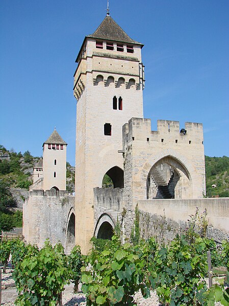 File:Pont Valentré 23071.jpg