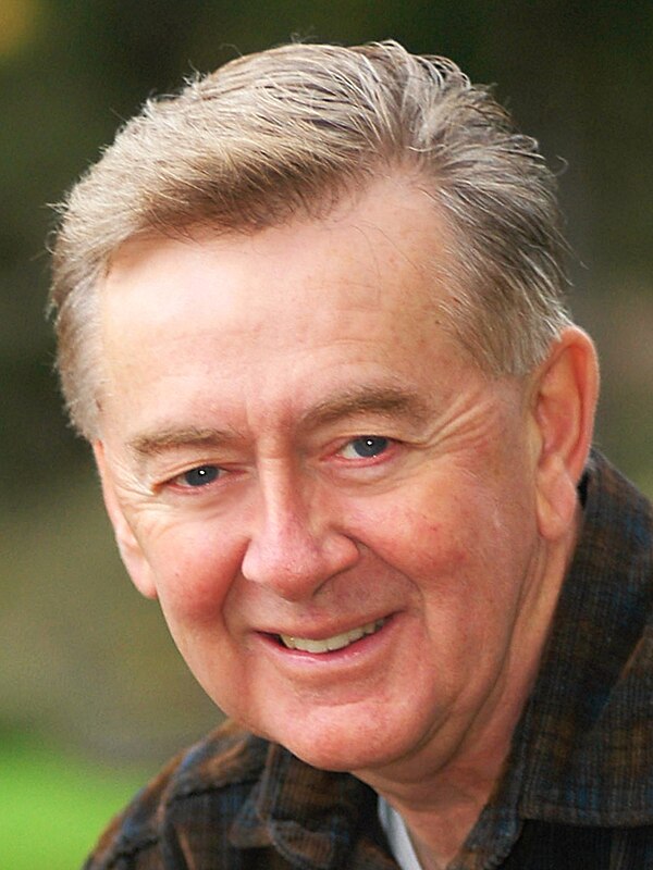 Image: Preston Manning in 2004 (cropped)