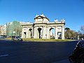 Puerta de Alcalá, Madrid, España - panoramio.jpg