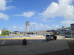 Puerto Rico — San Juan — Luis Muñoz Marín International Airport (outside, pick-up-drop-off area).jpg