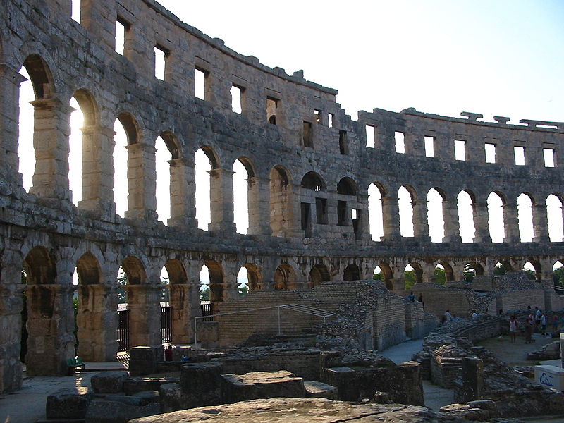 File:Pula Amfiteatr.jpg