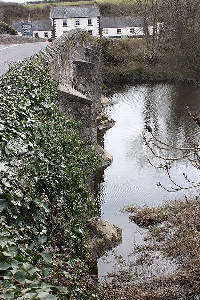 File:Quoile Bridge, Downpatrick, April 2010 (01).JPG