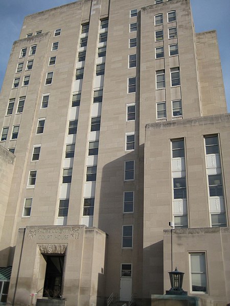 File:RacineCountyCourtHouse.jpg