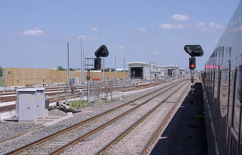 File:Reading MMB 20 Reading Traincare Depot.jpg