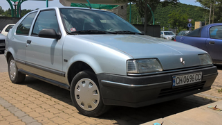 Трёхдверный хетчбэк Renault 19 (1988—1992)