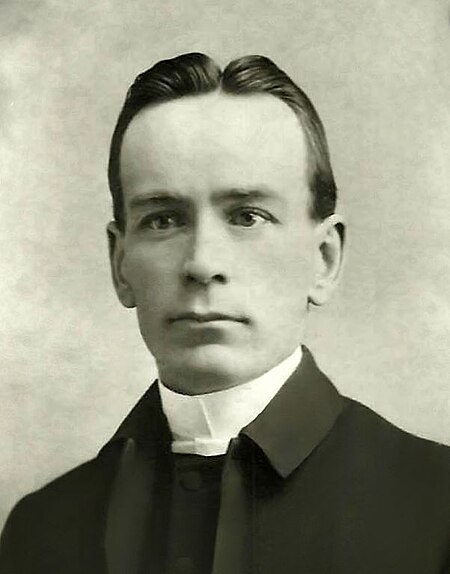 Rev Hugh Cowan photo c. 1899.jpg