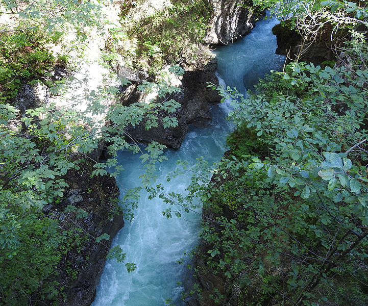 File:Rißbach Hinterriß 01.JPG