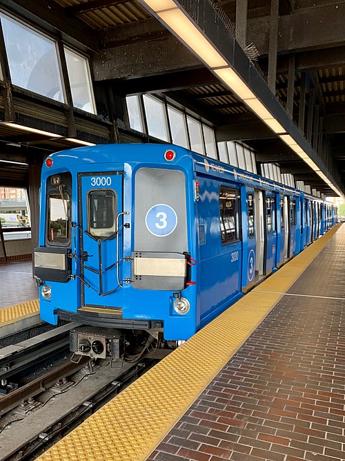 An S-series train at the Line 3 platform of Kennedy station