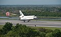 STS-131 Discovery landing 5.jpg