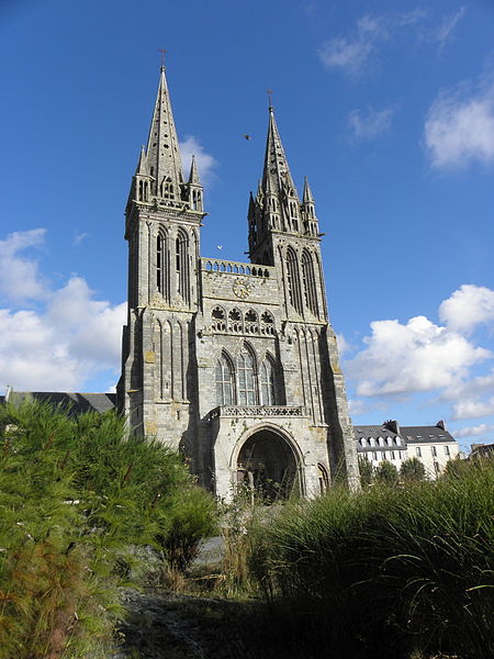 File:Saint-Pol-de-Léon (29) Cathédrale Façade occidentale 02.JPG